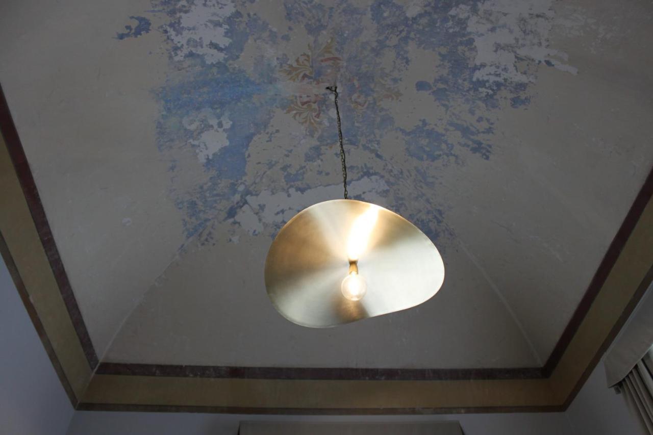 Palazzo Sul Corso-Charming Appartaments Бриндизи Екстериор снимка