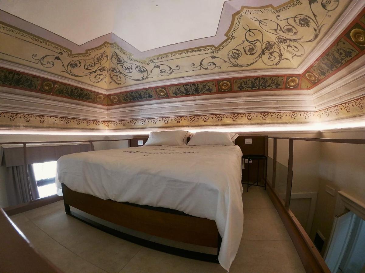 Palazzo Sul Corso-Charming Appartaments Бриндизи Екстериор снимка